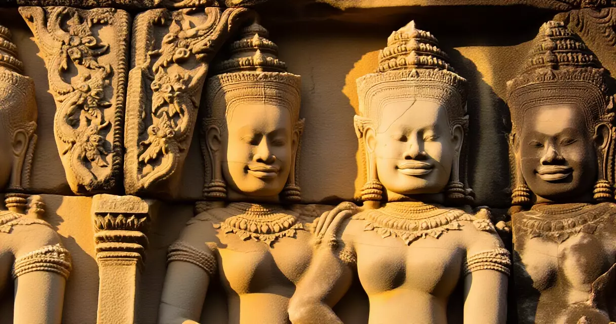 ក្បាច់ចម្លាក់អប្សរាខ្មែរបុរាណនៅលើជញ្ជាំងថ្ម ជាតំណាងអត្តសញ្ញាណខ្មែរ